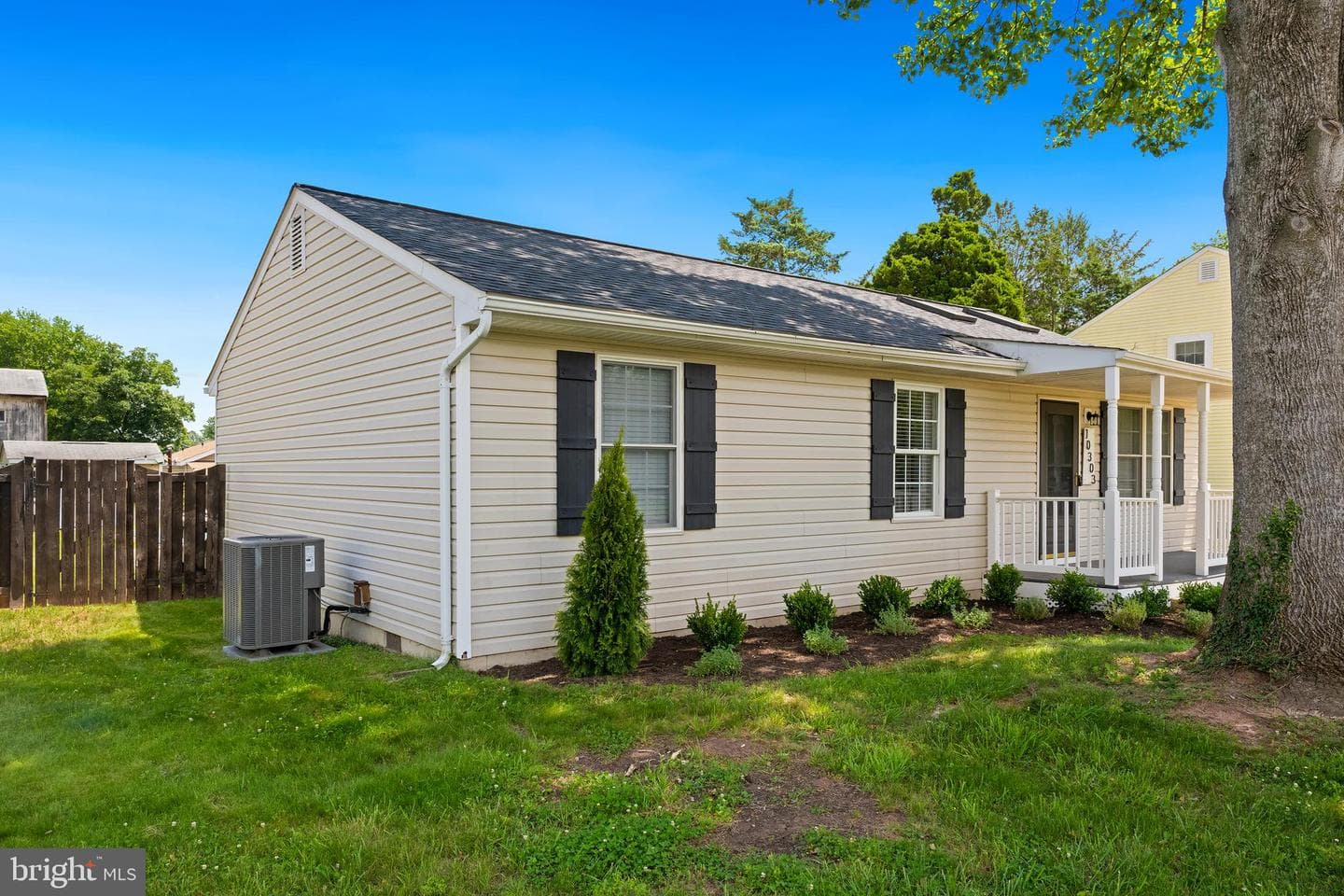 10303 Abbott Road photo 5