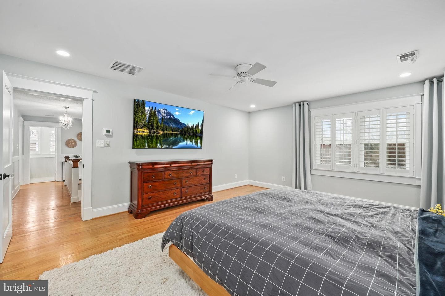 9016 Grant Avenue photo 33