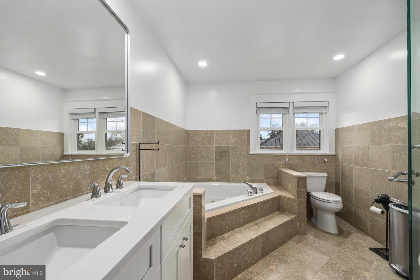 9016 Grant Avenue photo 35