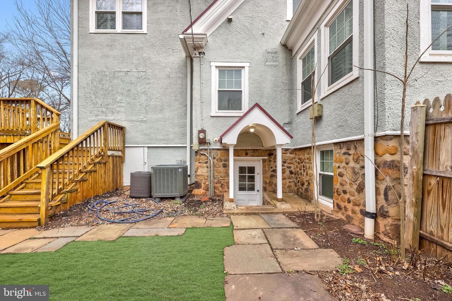 9016 Grant Avenue photo 8
