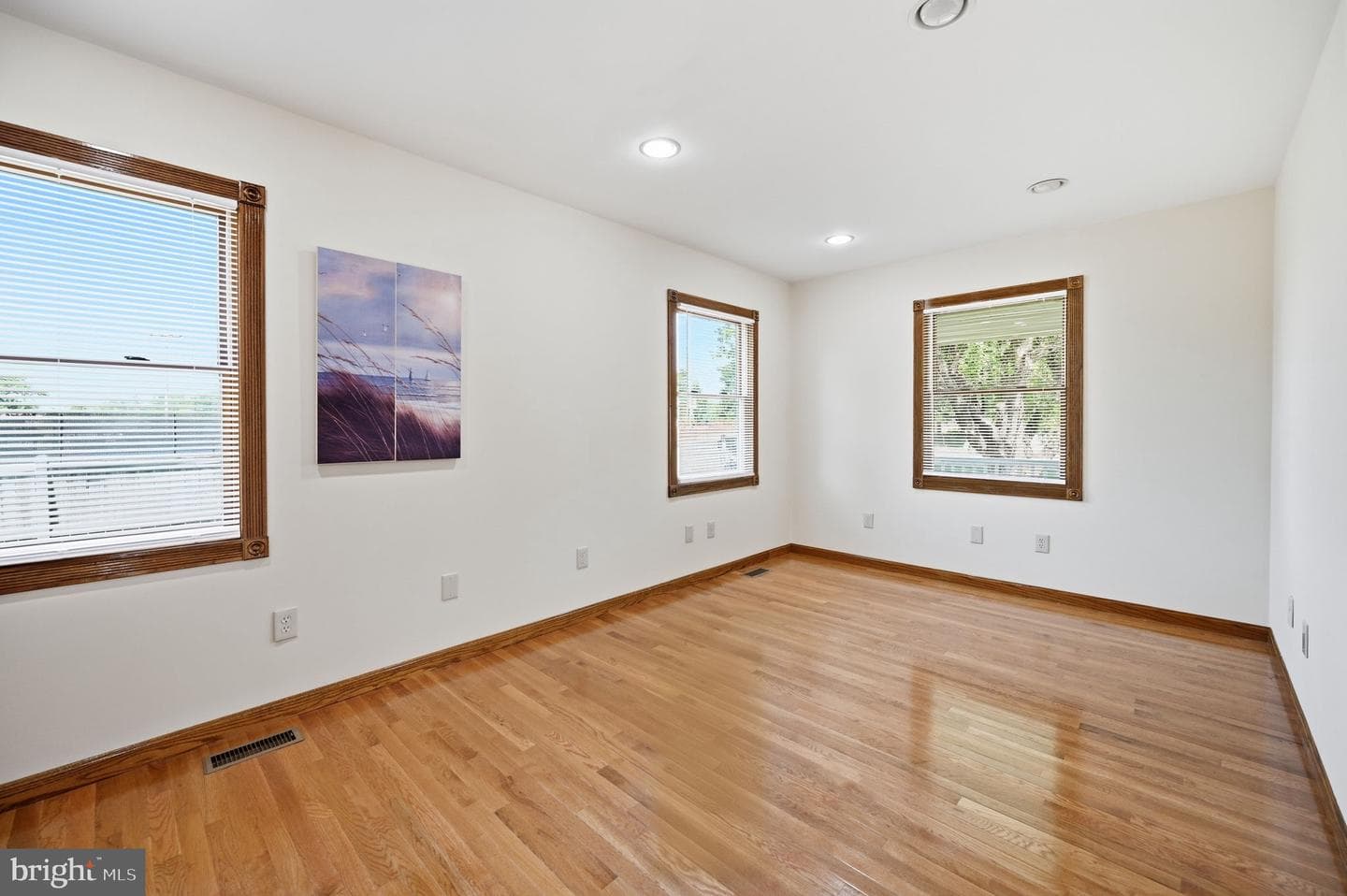 8905 Tudor Lane photo 17