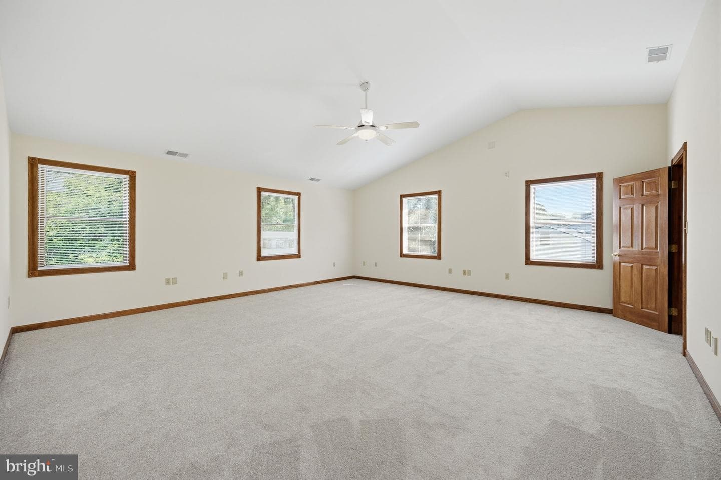 8905 Tudor Lane photo 20
