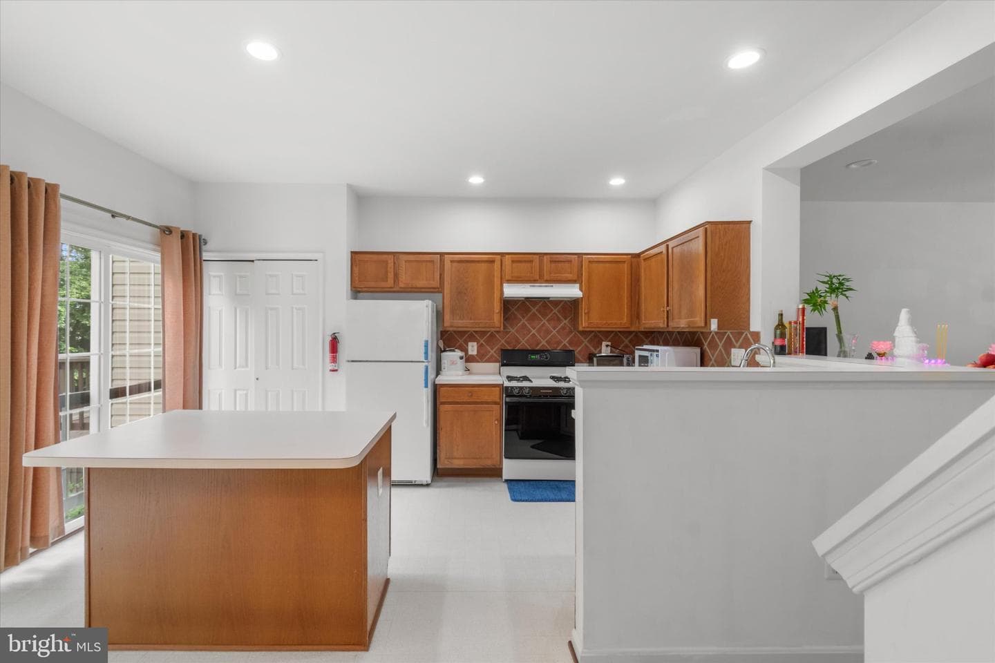 10278 Butternut Circle photo 9