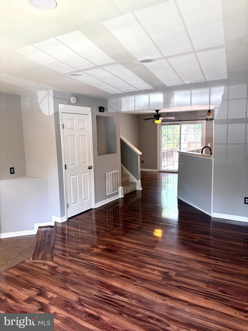 10203 Calypso Drive photo 3
