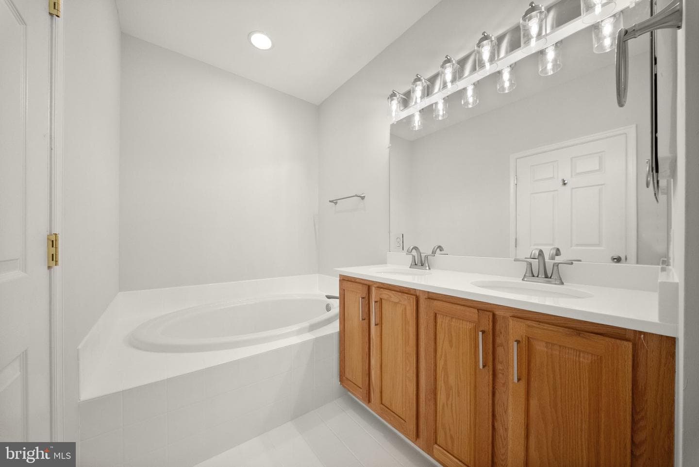 8297 Gaither Street photo 22