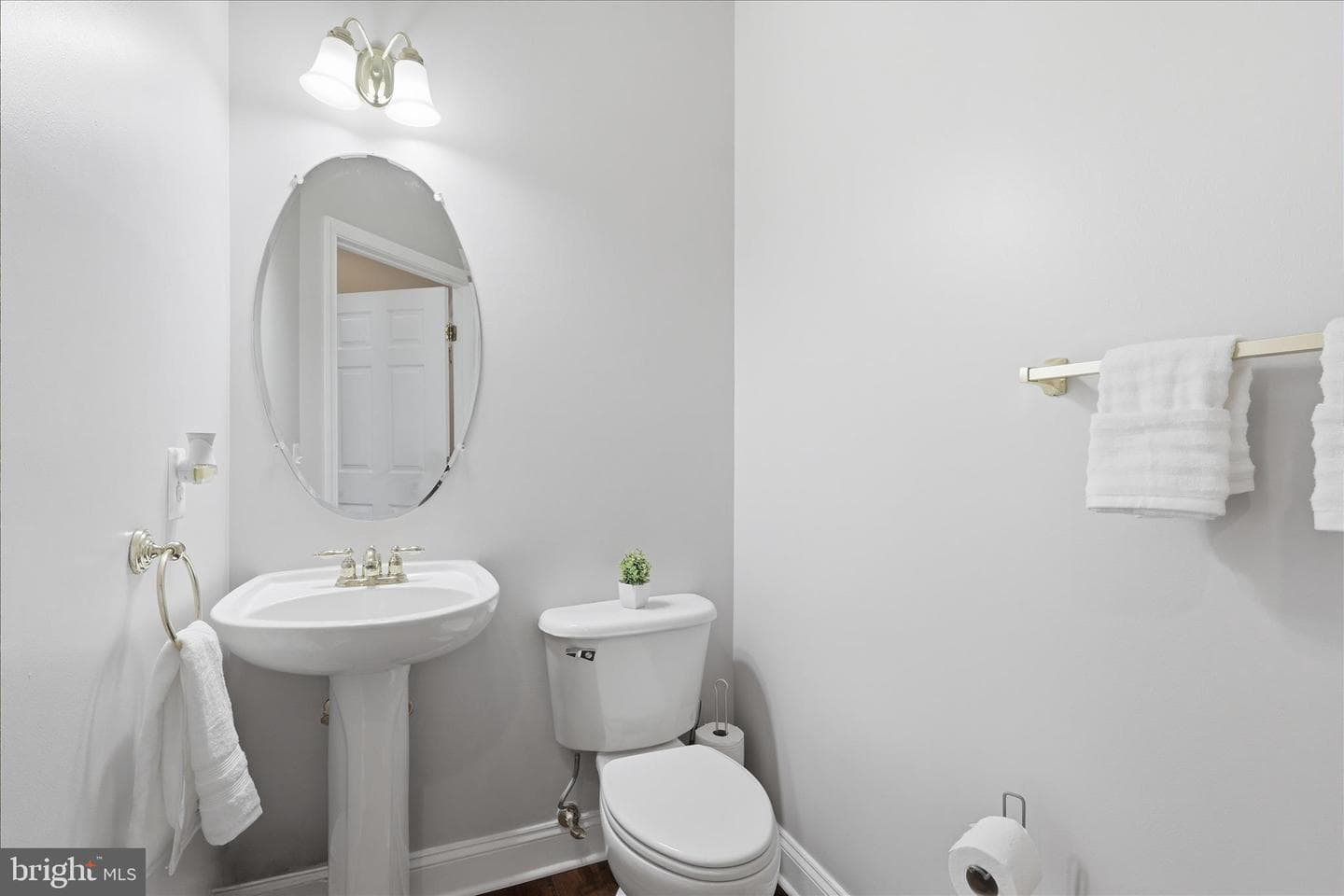 9970 Wellington Road photo 24