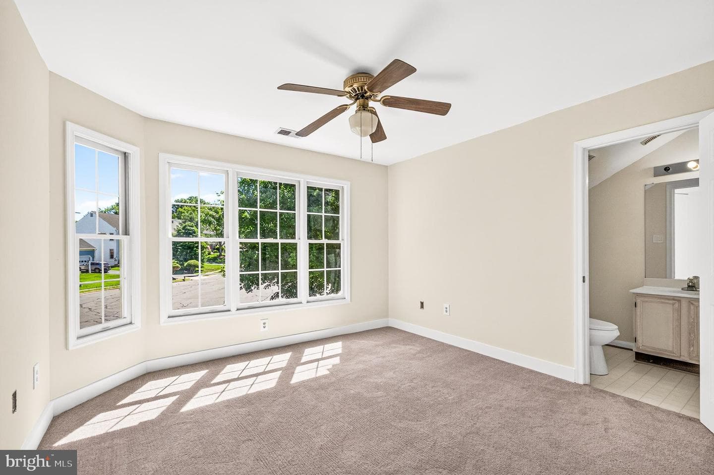 10202 Daylily Court photo 32