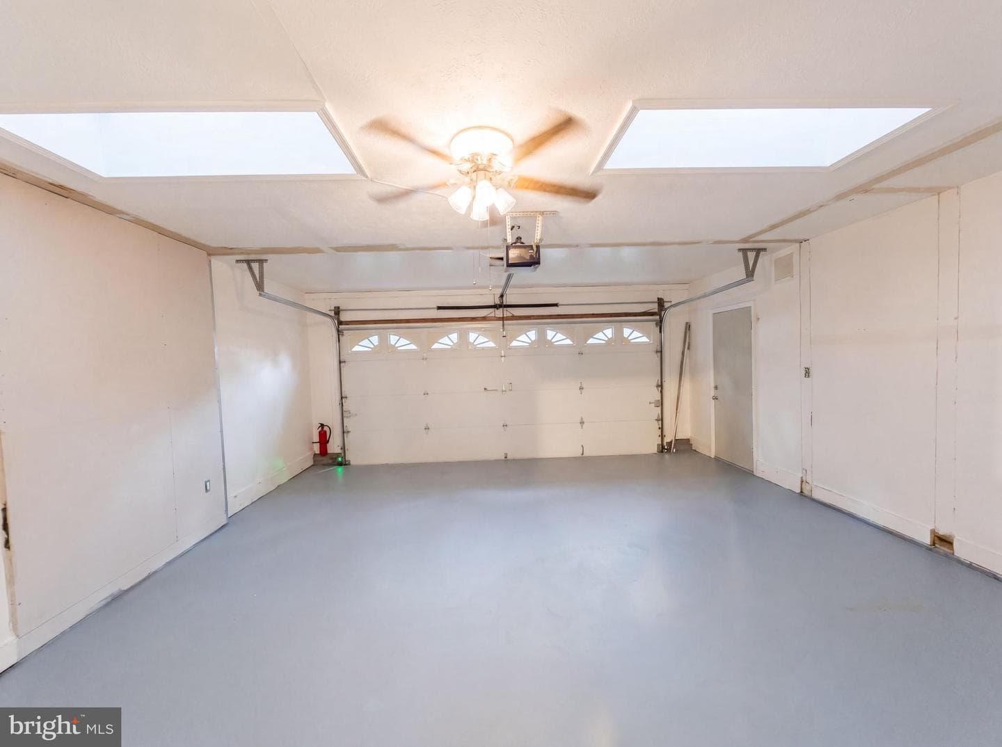 8947 Rosewood Street photo 26