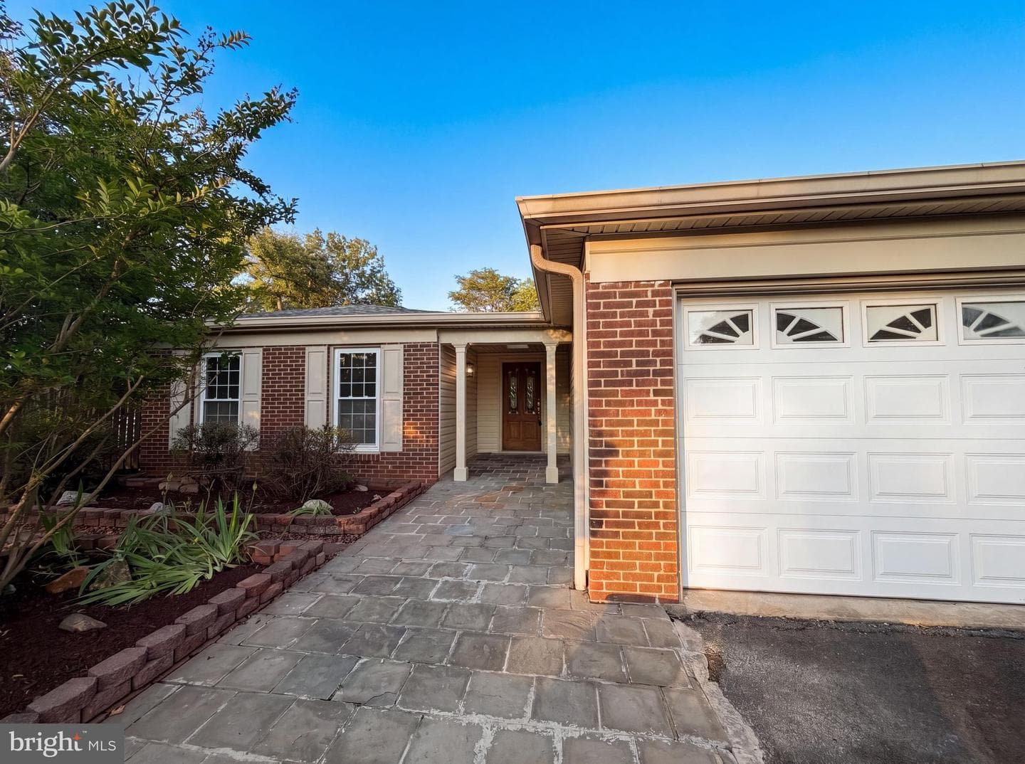 8947 Rosewood Street photo 35