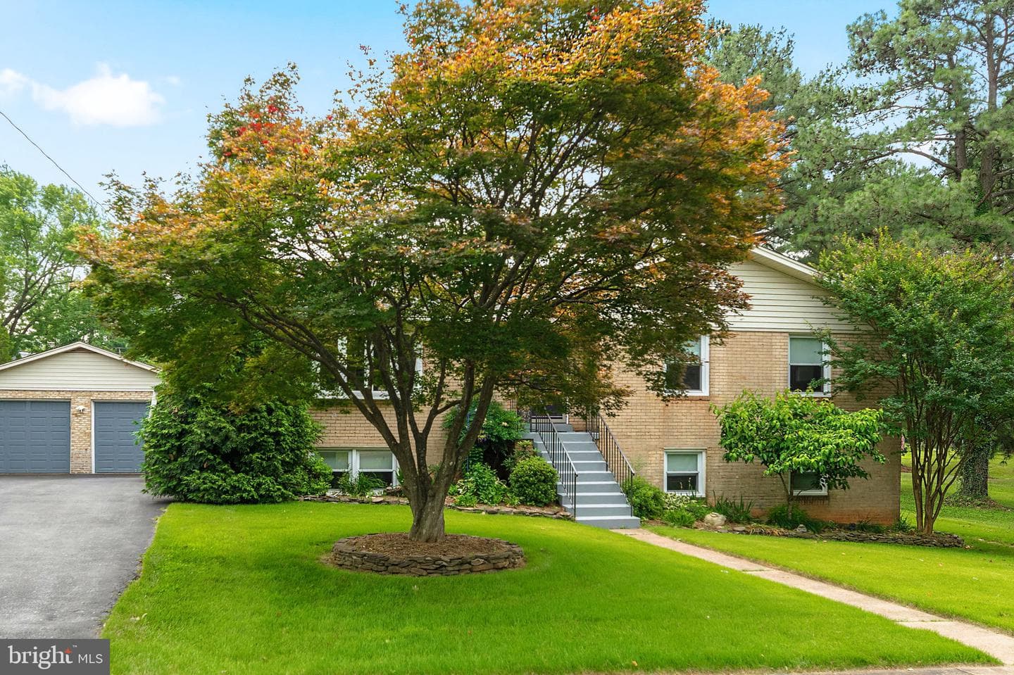 8905 Hazel Dr, Manassas