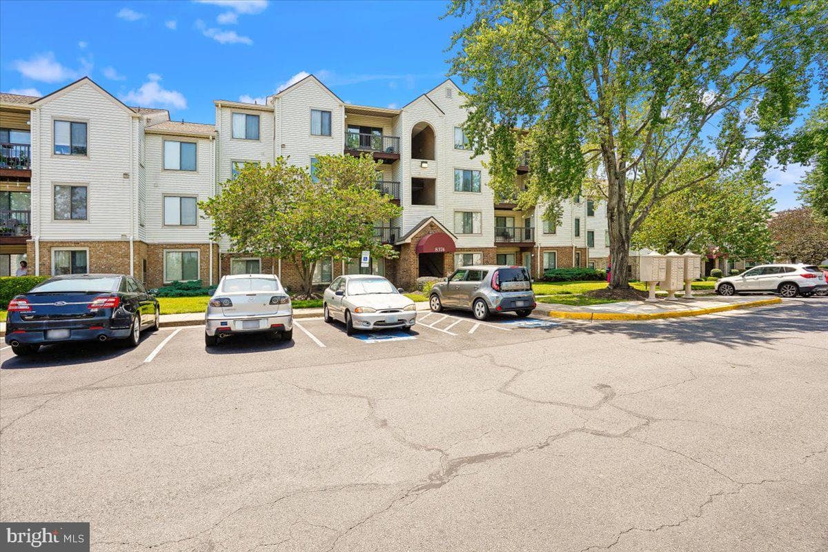 8374 Buttress Ln # 103, Manassas