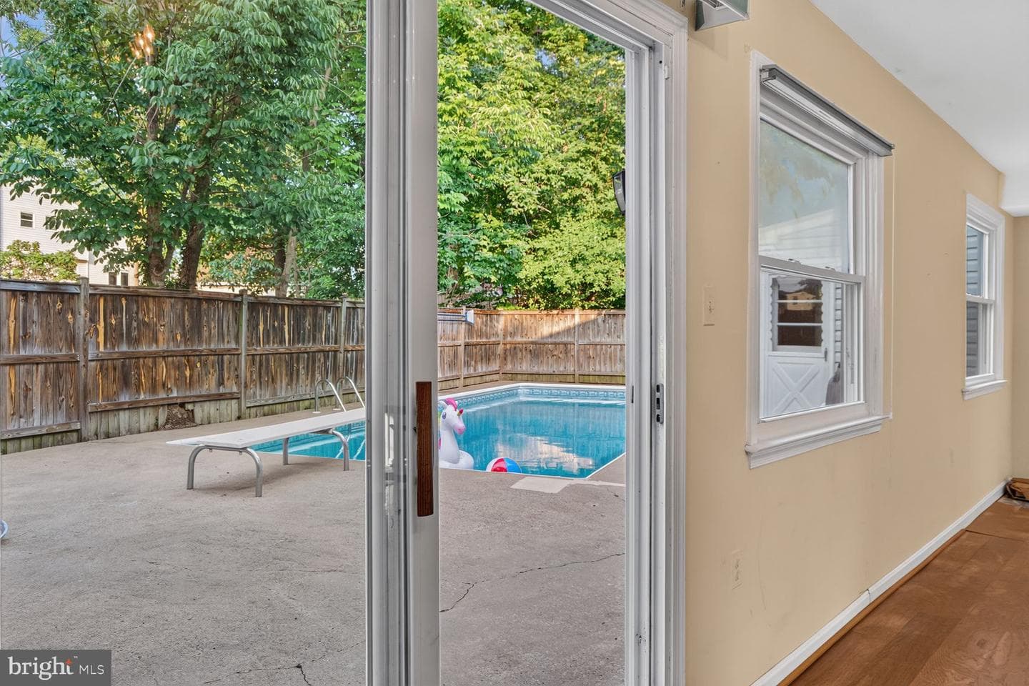 8601 Jackson Avenue photo 30