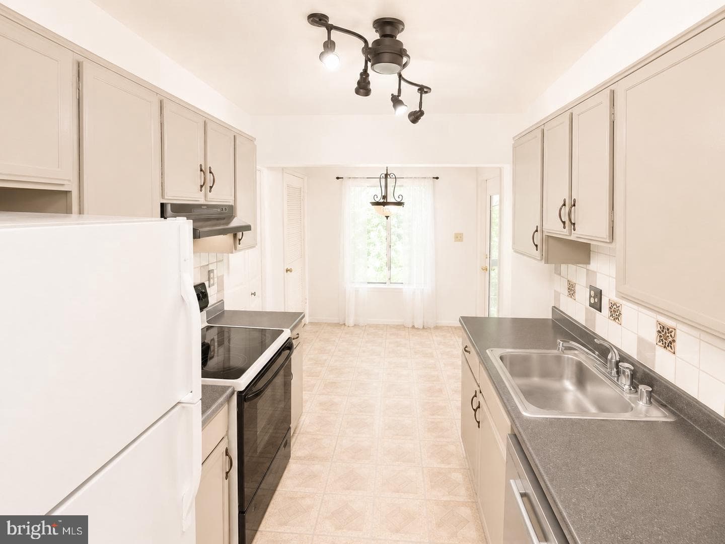 9553 Battery Heights Blvd # 202 photo 10