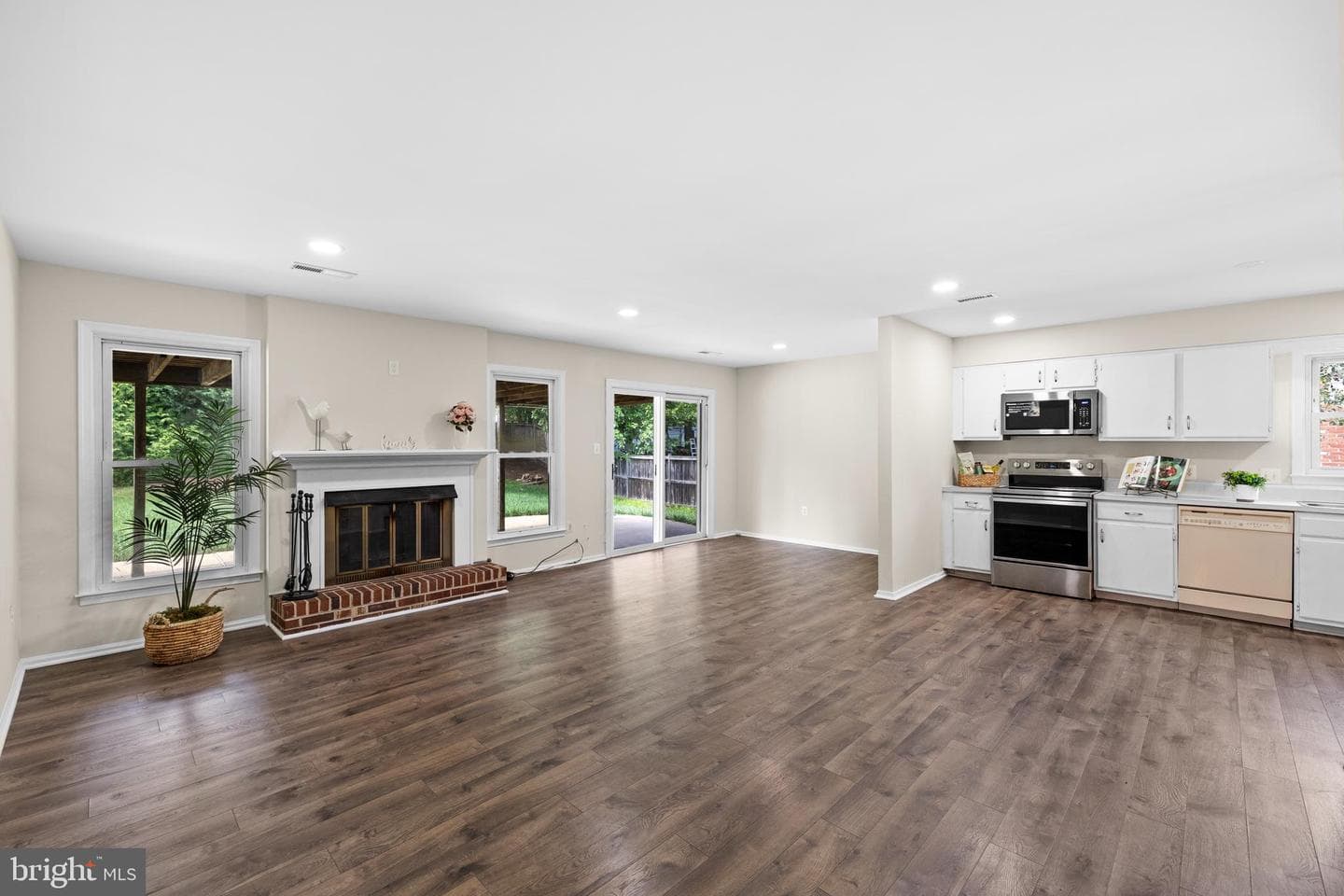 9254 Garnet Court photo 4