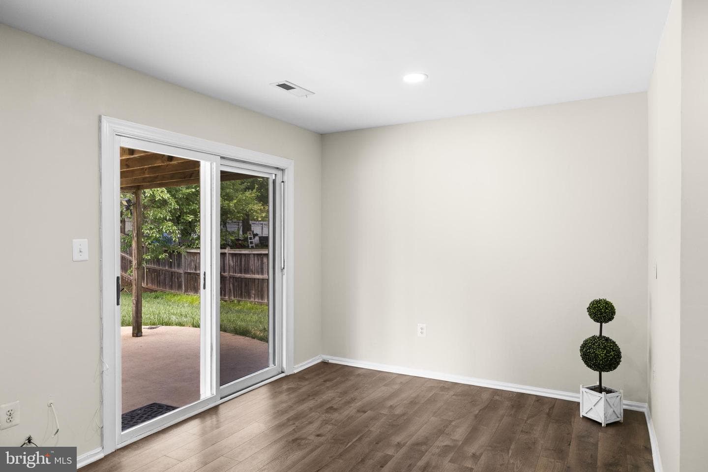 9254 Garnet Court photo 6