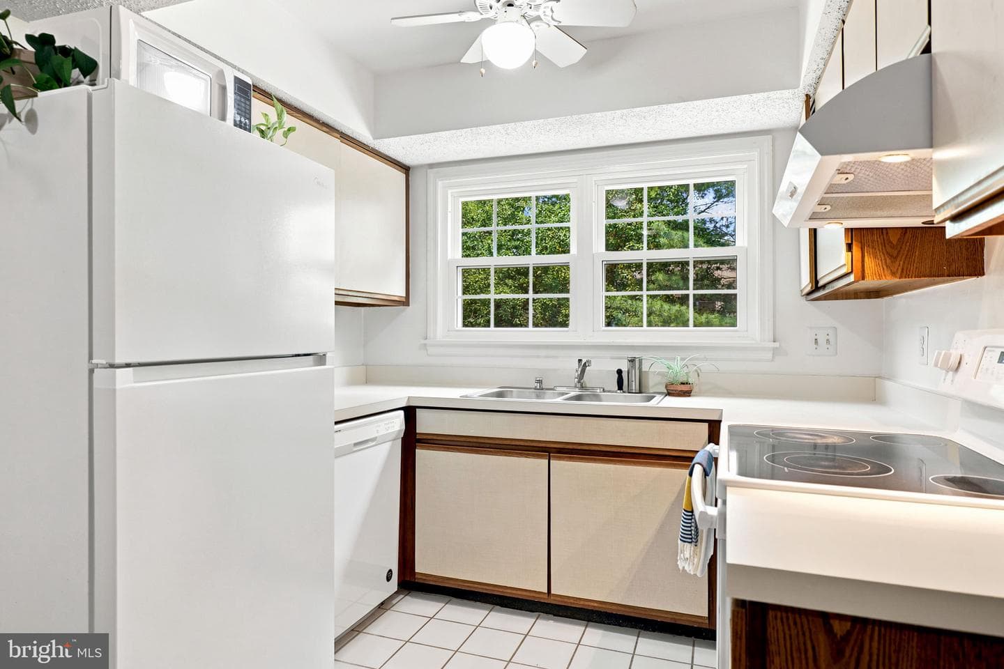 9220 Caspian Way #201 photo 10