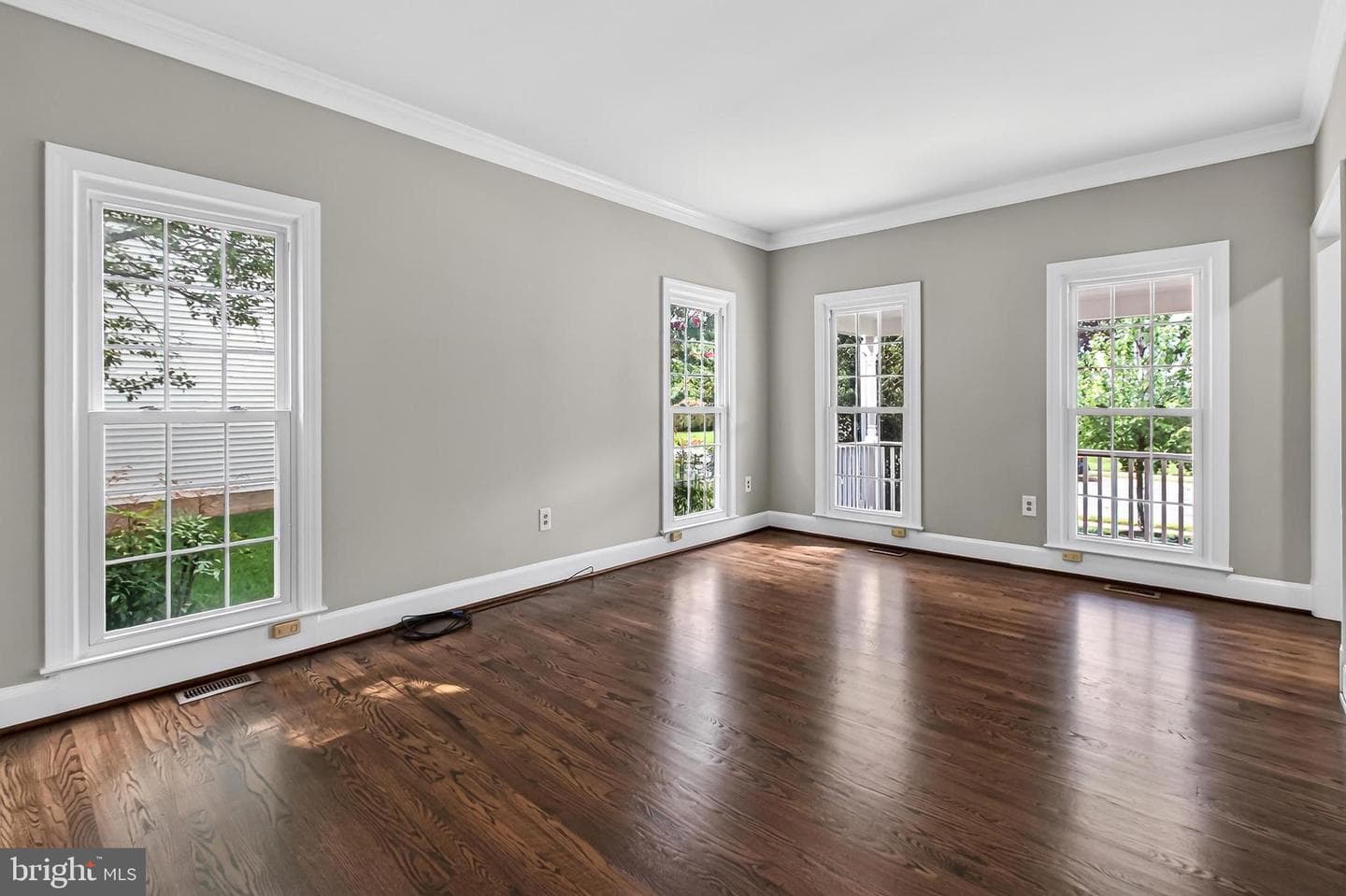 9434 Flowerden Lane photo 10