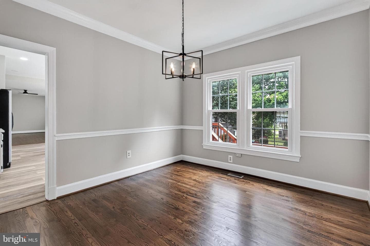 9434 Flowerden Lane photo 11