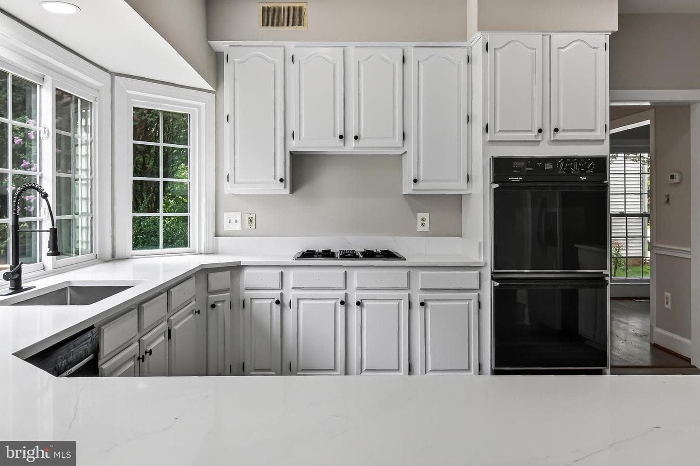 9434 Flowerden Lane photo 15