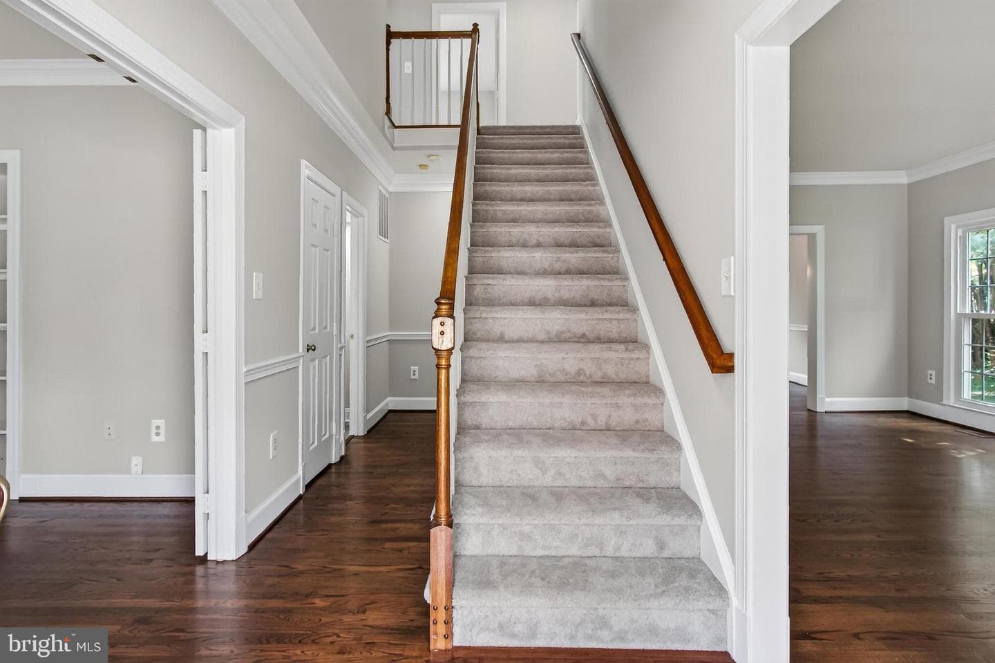 9434 Flowerden Lane photo 7