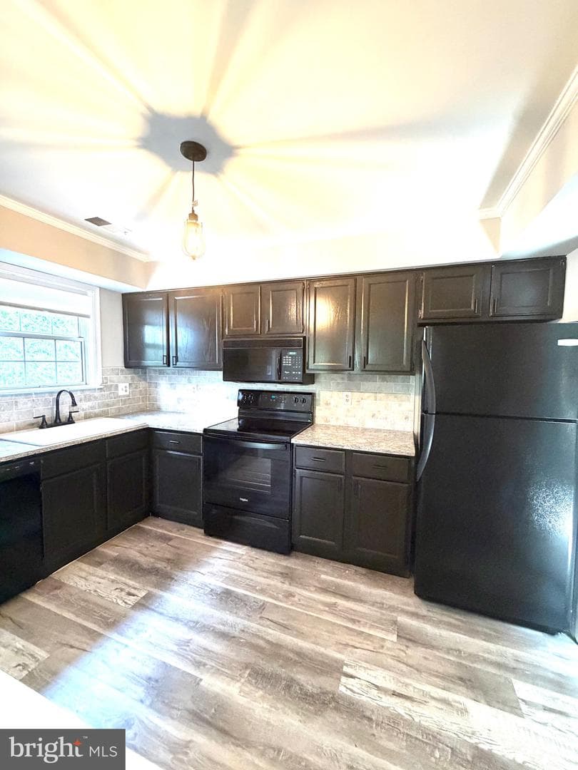 9919 Sugarwood Ln photo 1