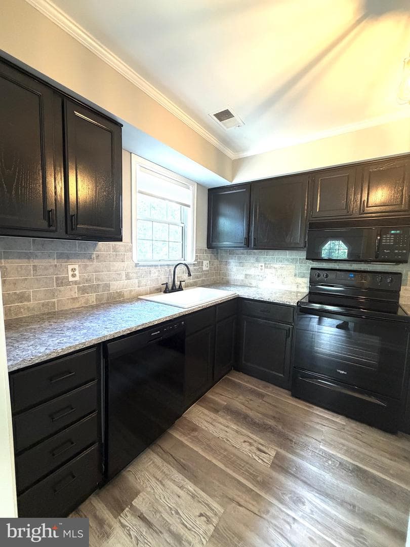 9919 Sugarwood Ln photo 13