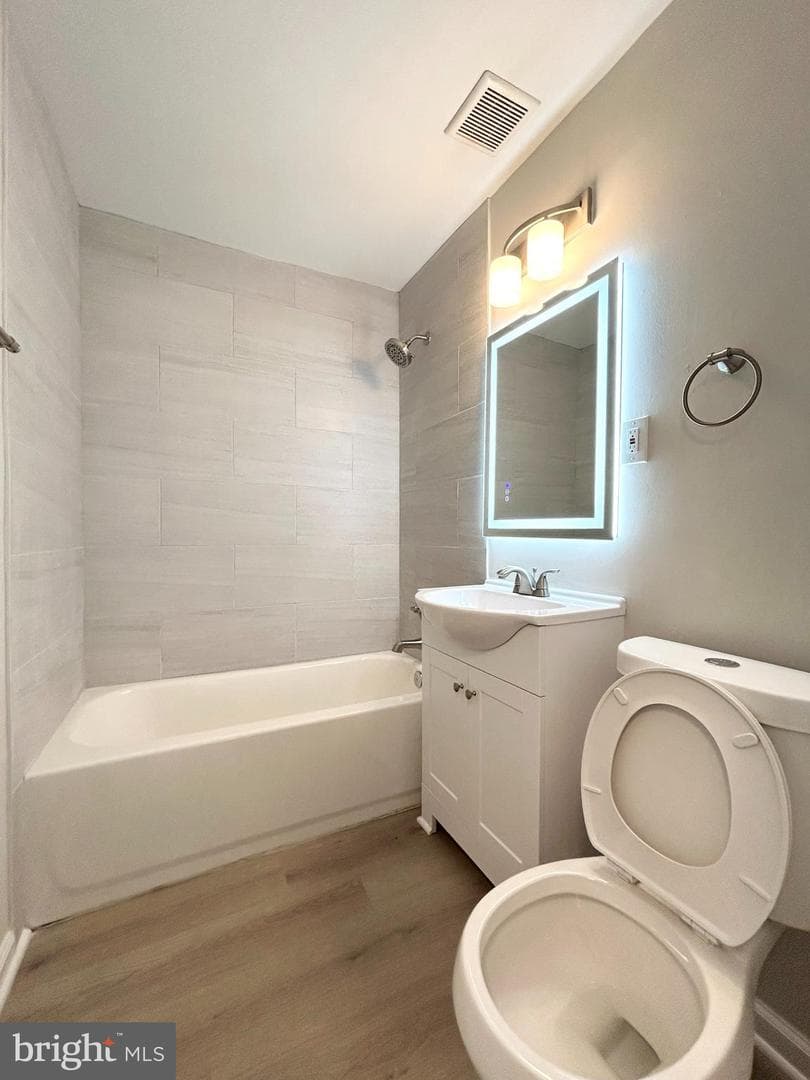 108 Sheldon Street photo 15