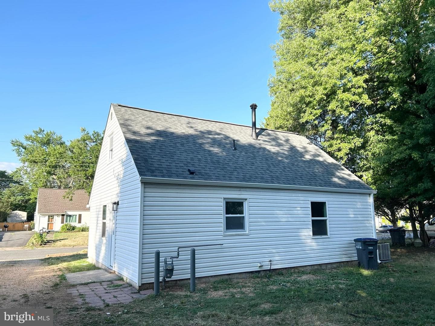108 Sheldon Street photo 2