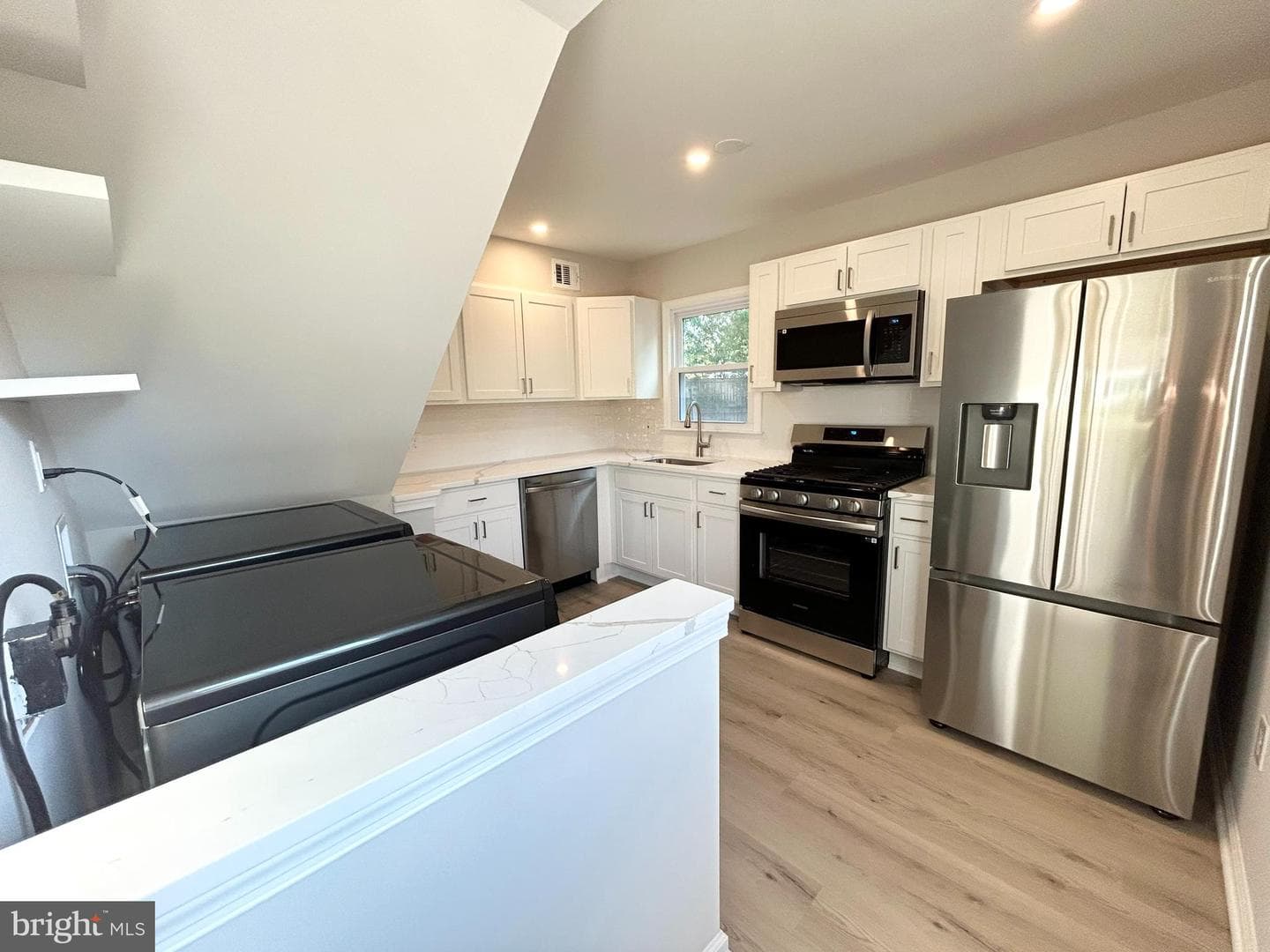 108 Sheldon Street photo 8