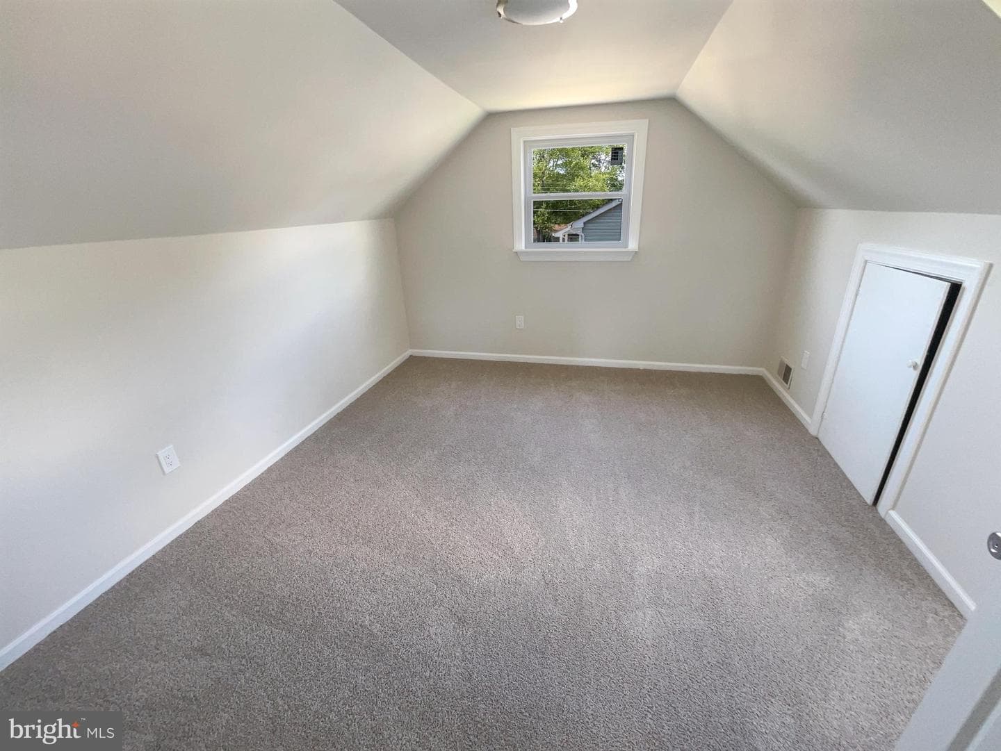 124 Walden Street photo 10