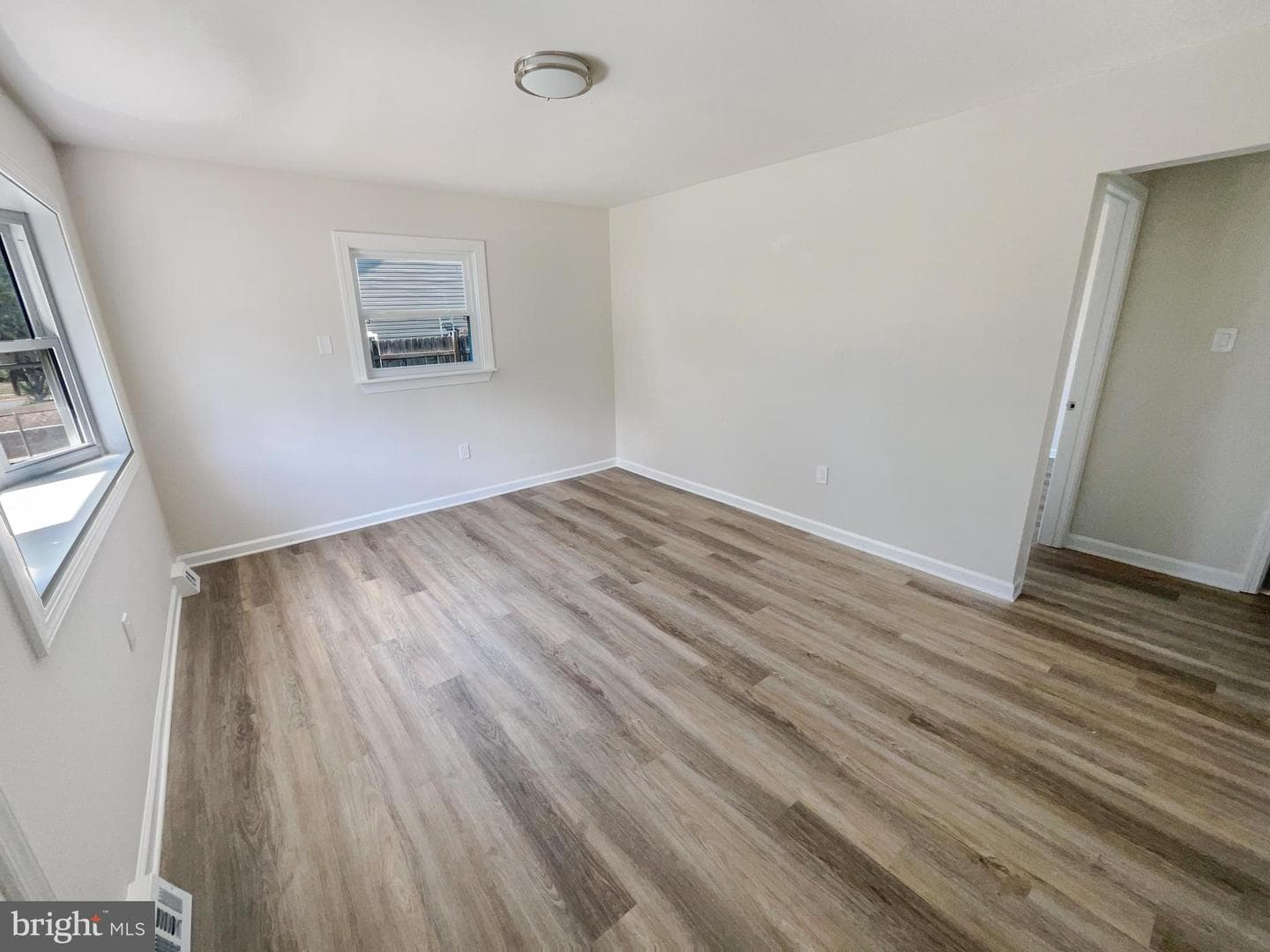 124 Walden Street photo 3