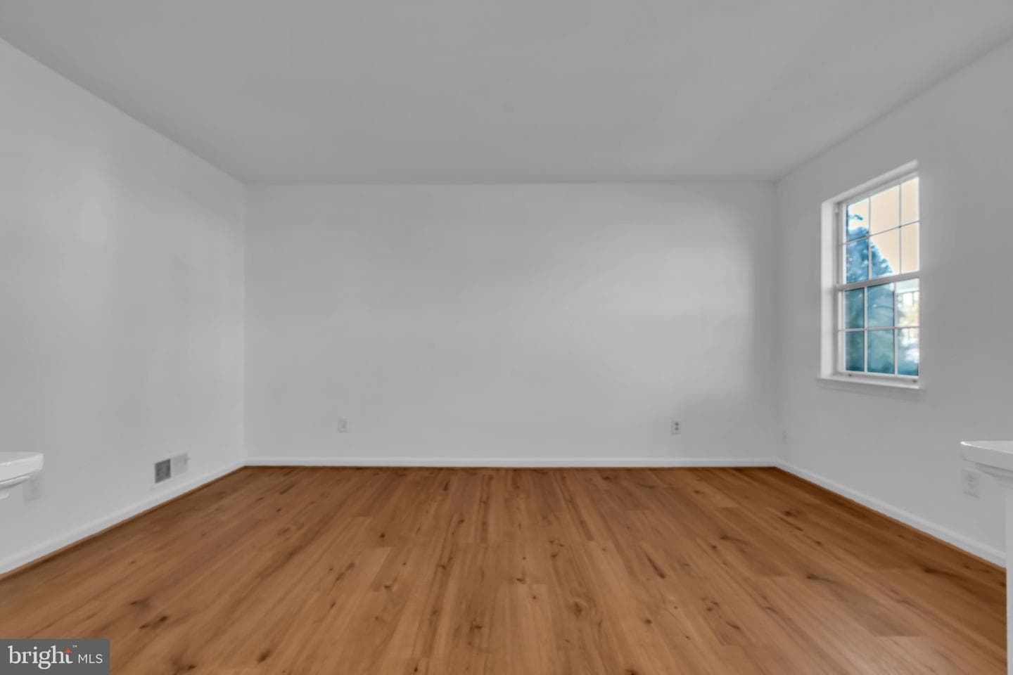 8625 Burnside Court photo 5