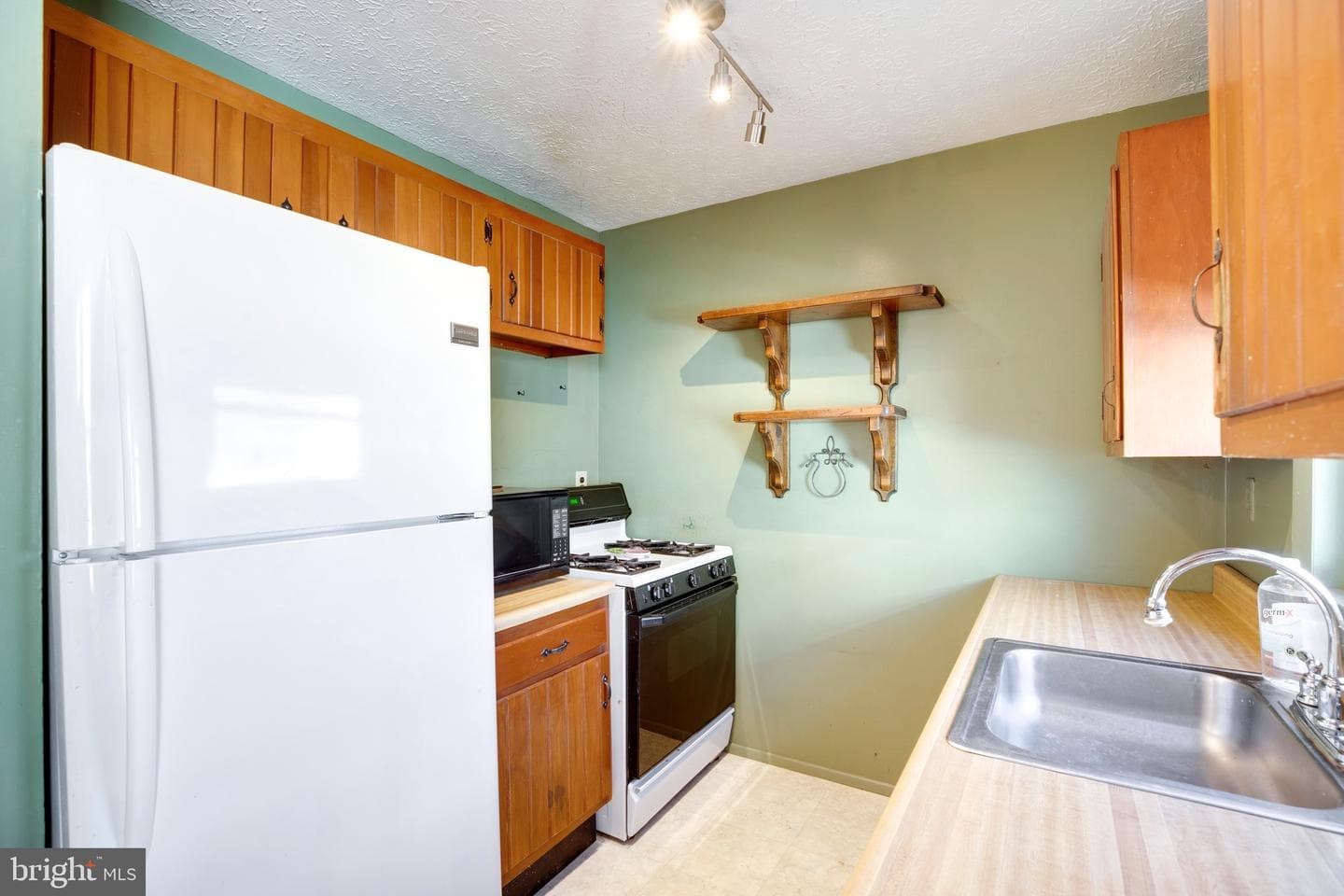 346 Manassas Drive photo 6