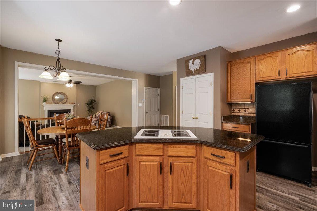 9308 Eagle Court photo 9