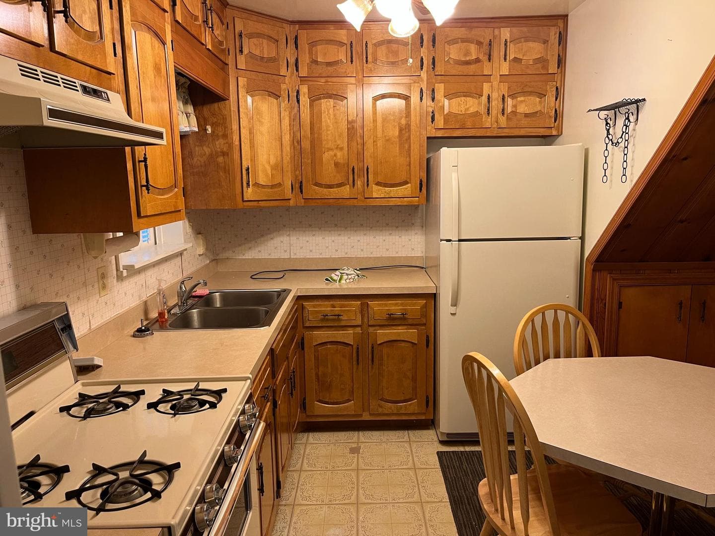 107 Forrest Street photo 7