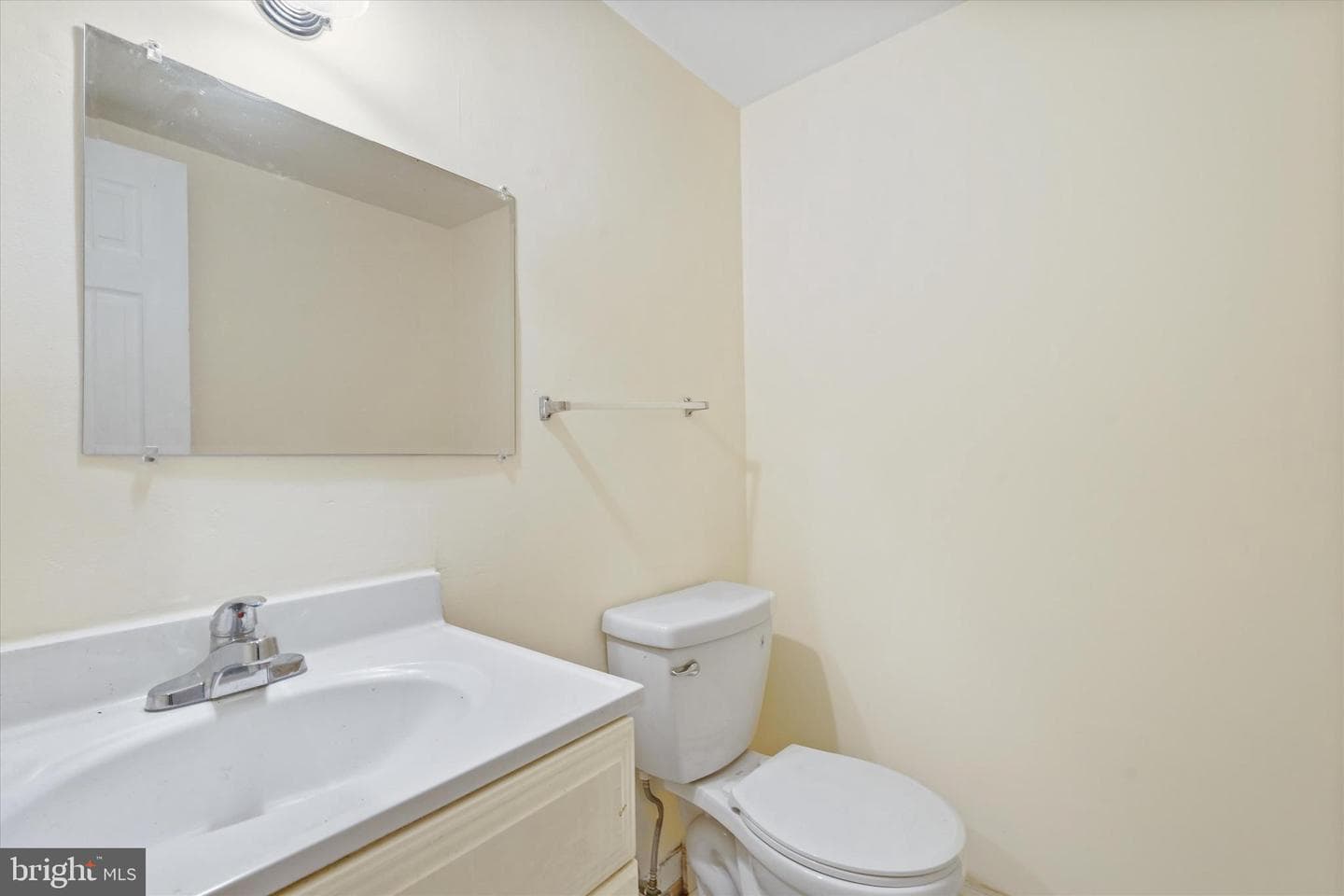 8385 White Pine Drive photo 17
