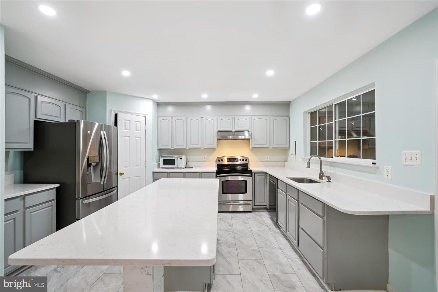 9183 Matthew Drive photo 21
