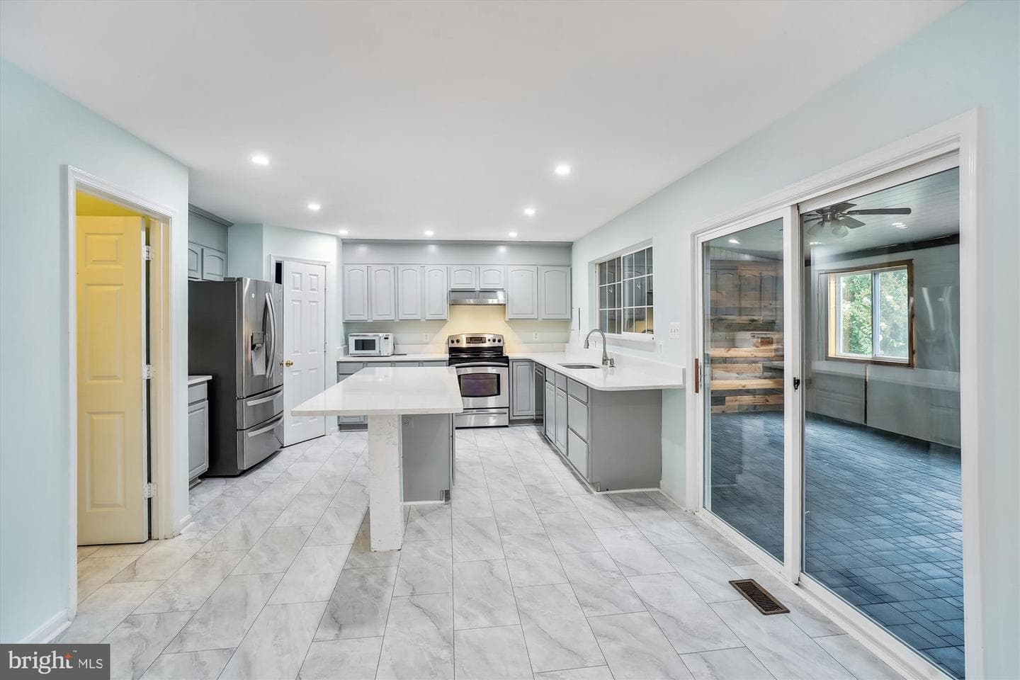 9183 Matthew Drive photo 23