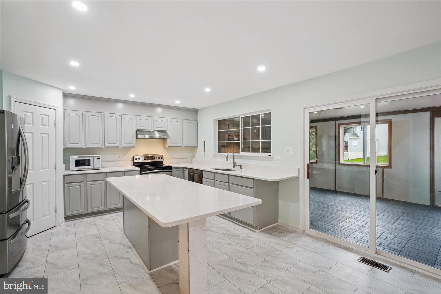 9183 Matthew Drive photo 24