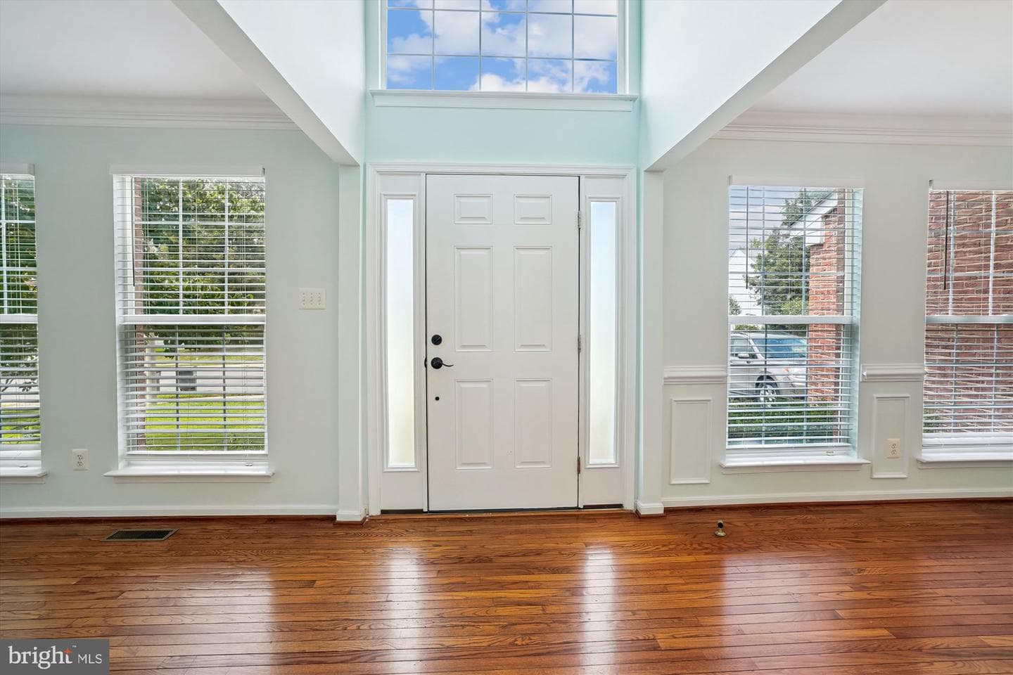 9183 Matthew Drive photo 4