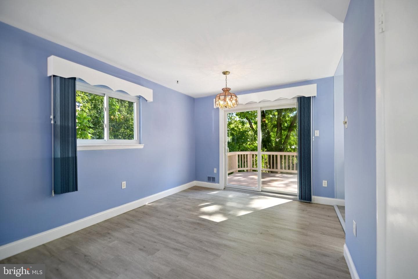 181 Cabbel Drive photo 10
