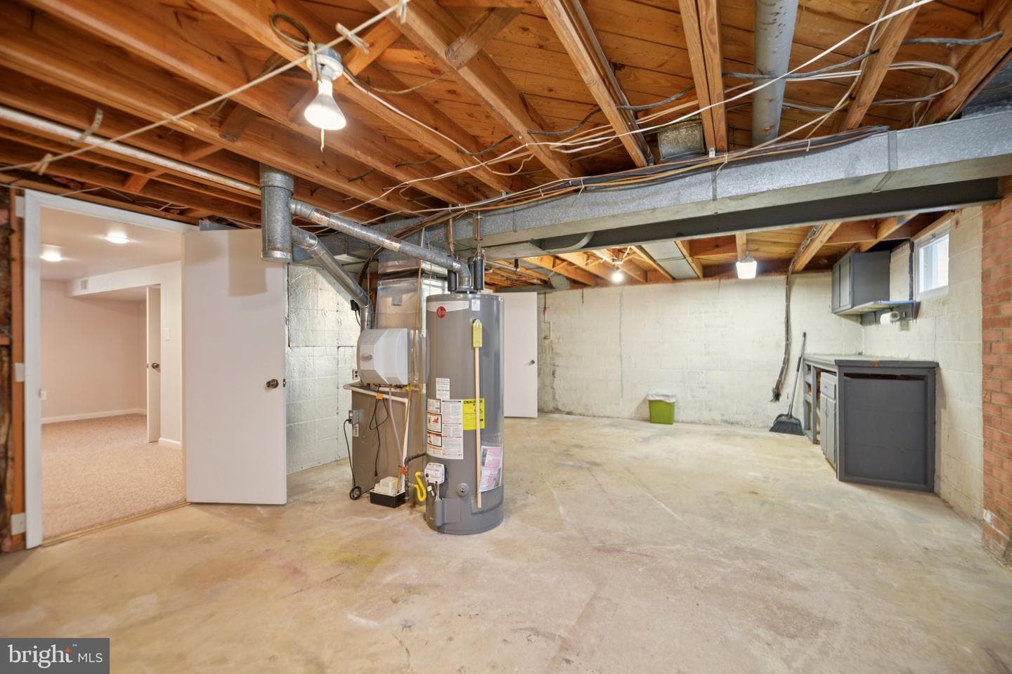 181 Cabbel Drive photo 33