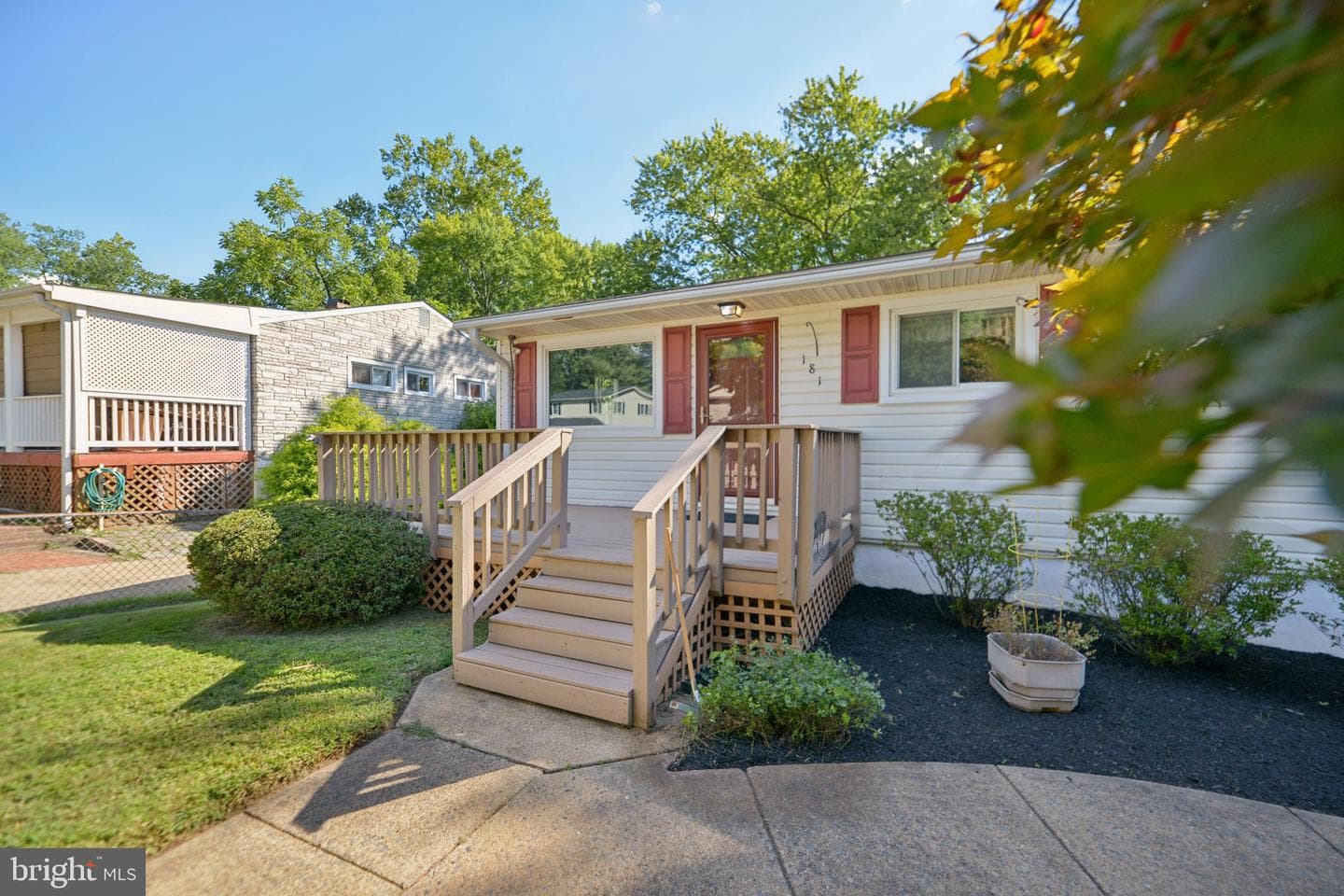 181 Cabbel Drive photo 4