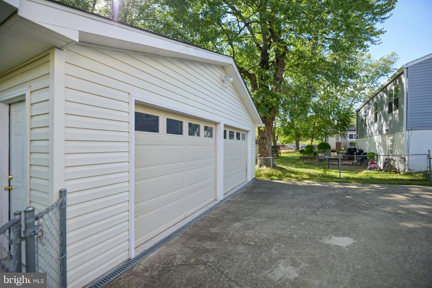 181 Cabbel Drive photo 45