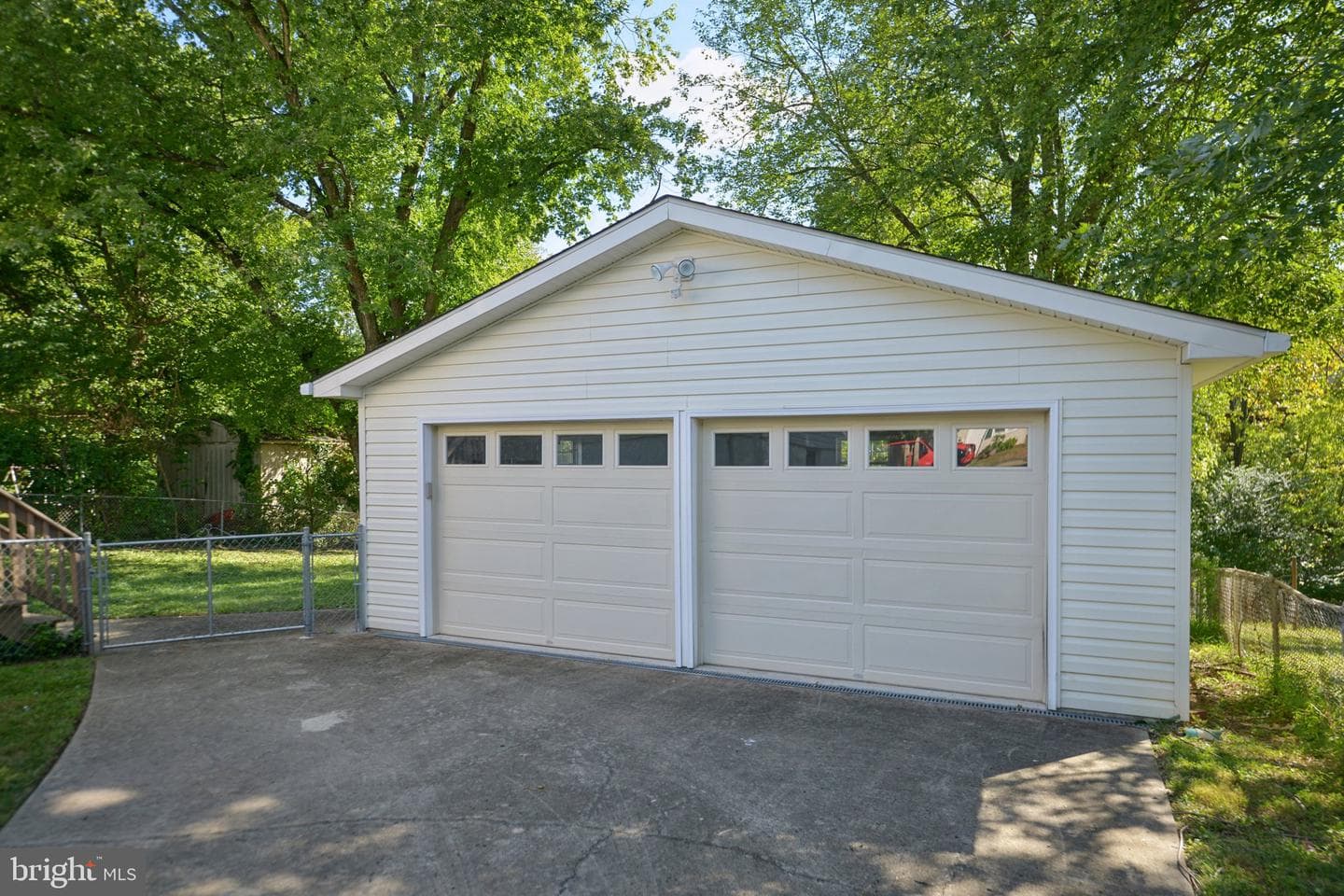181 Cabbel Drive photo 47