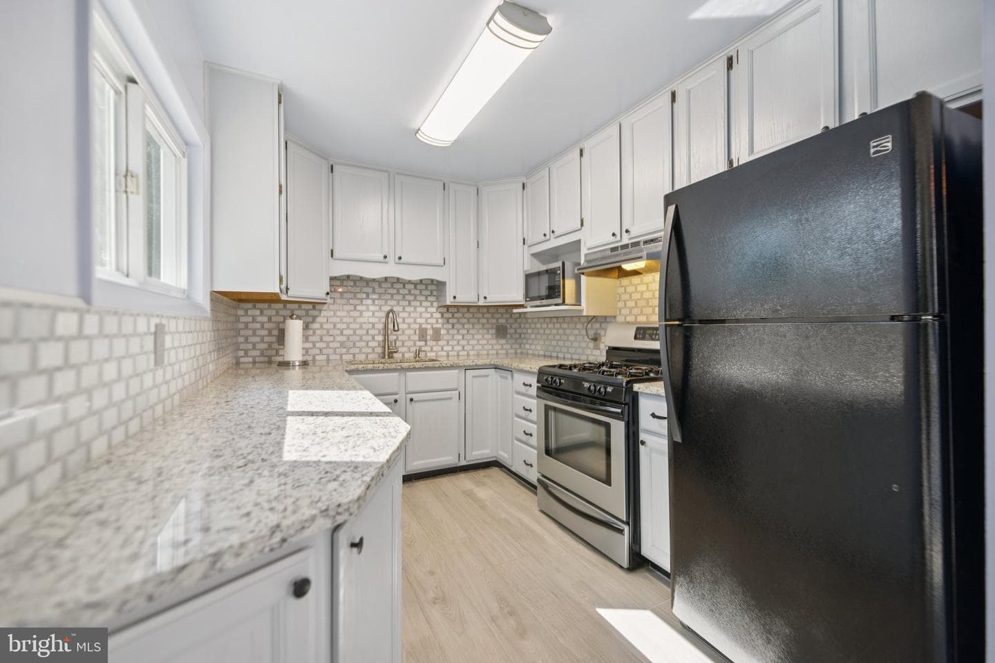 181 Cabbel Drive photo 6