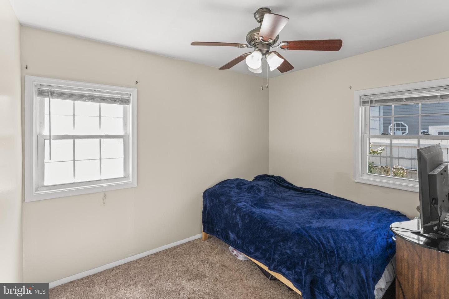 121 Cabbel Drive photo 11