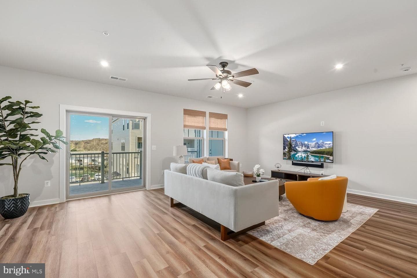609 Percy Place photo 4