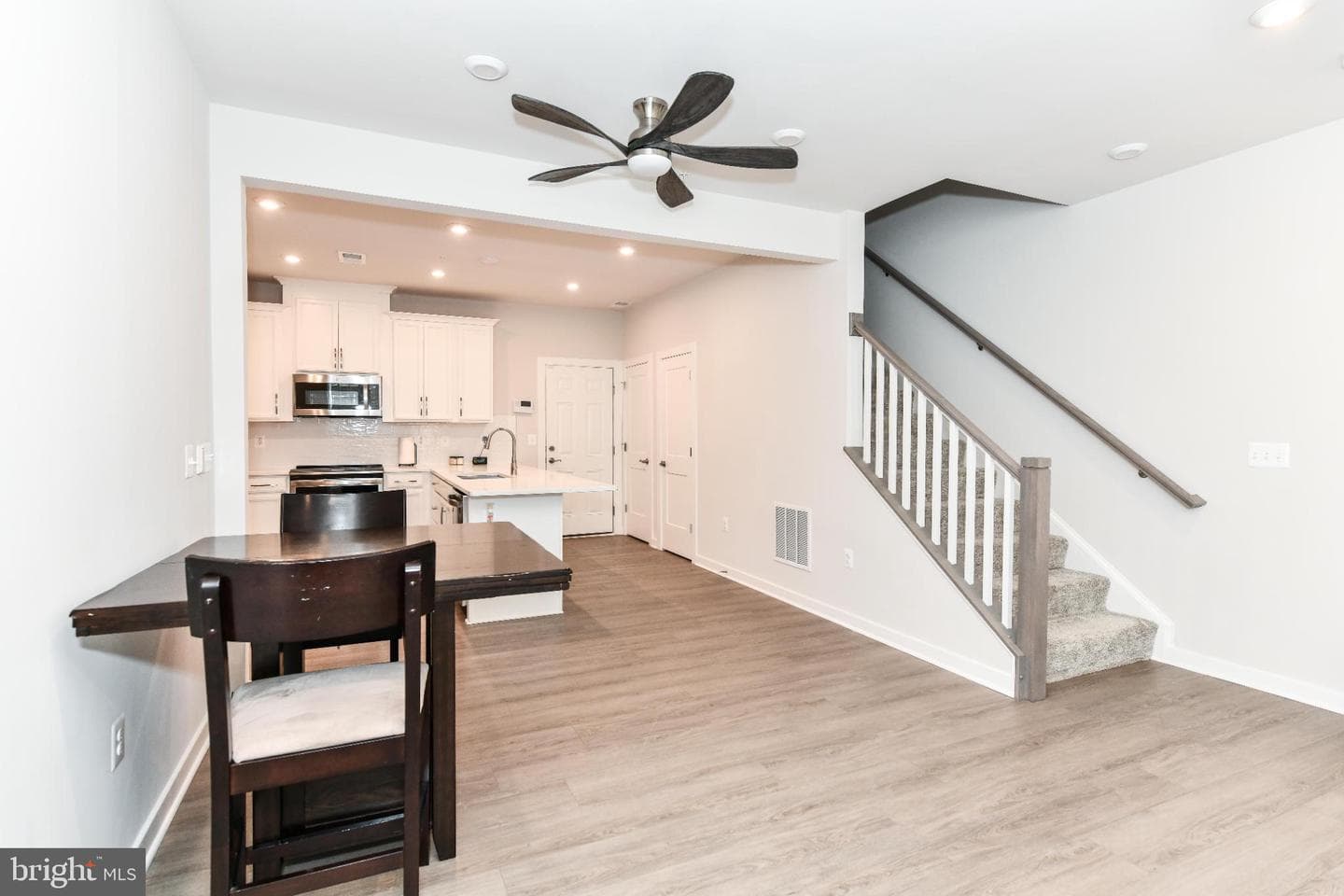 504 Tassita Lane photo 4