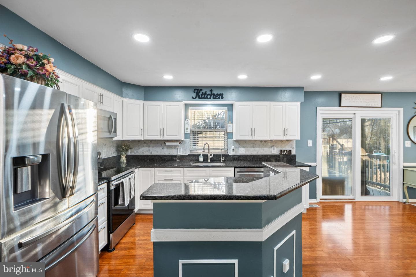 9302 Nancy Street photo 15